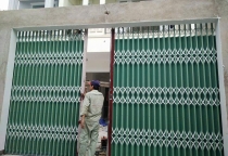 Công trình cửa kéo có lá Long Trường, Quận 9