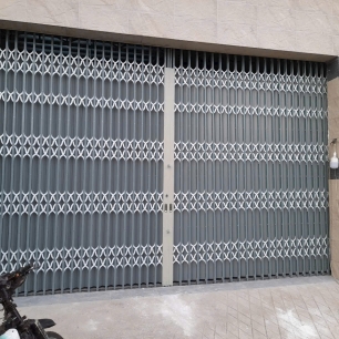 Công trình cửa kéo có lá quận 2
